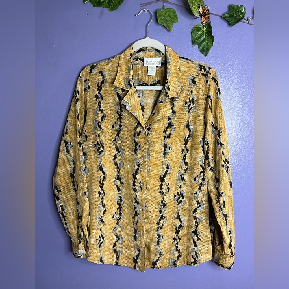 Vintage Snake print Button Up